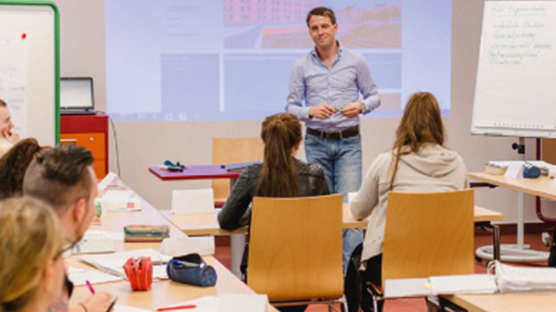 Unterricht an der Akademie St. Franziskus. Katholische Bildungsstätte im Sozial- und Gesundheitswesen GmbH
