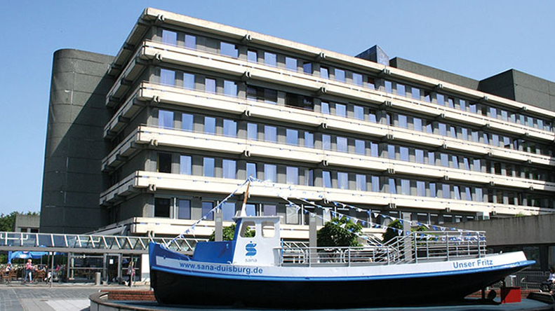 Außenansicht Klinikgebäude