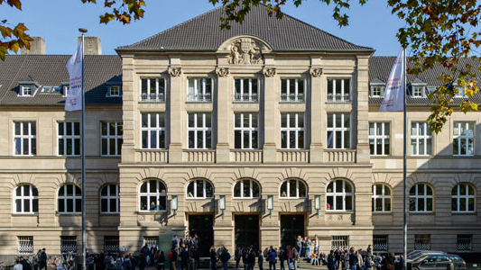 Außenansicht Gebäude TH Köln