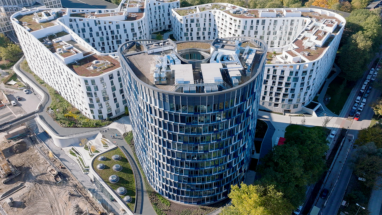 Firmengebäude aus der Vogelperspektive