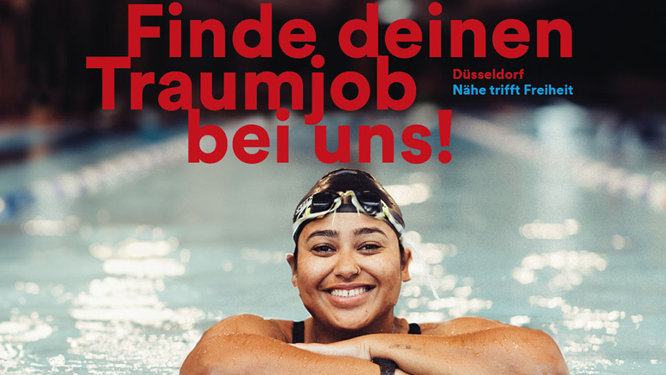 Schwimmerin mit Badekappe; Spruch: Finde deinen Traumjob bei uns.