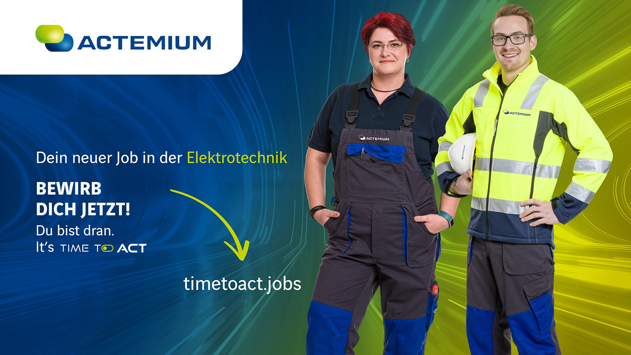 Kampagnenbild ACTEMIUM "Bewirb Dich jetzt!" Zwei Mitarbeitende in Arbeitskleidung schauen in die Kamera