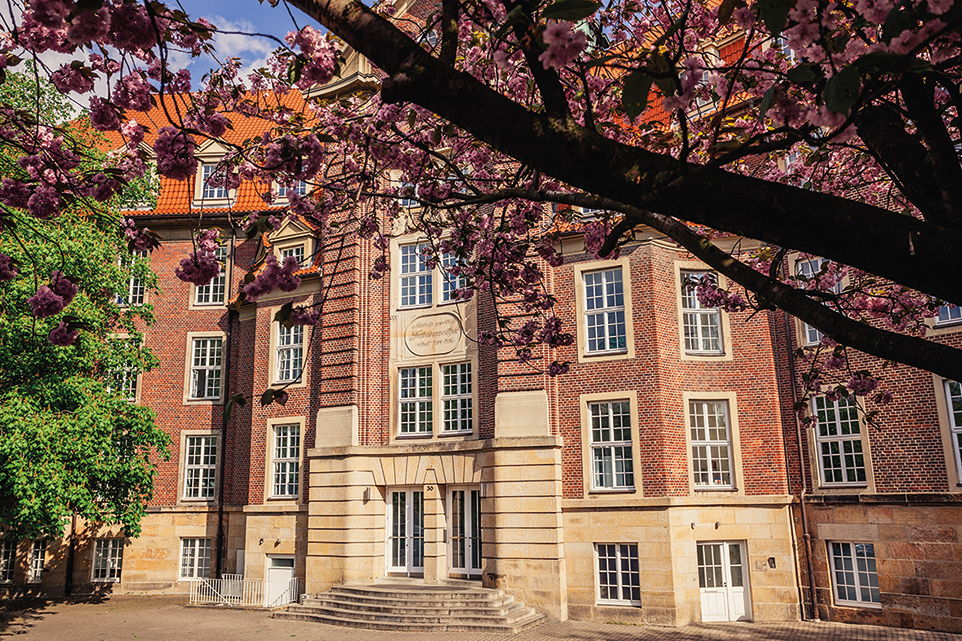 Außenansicht des Schulgebäudes