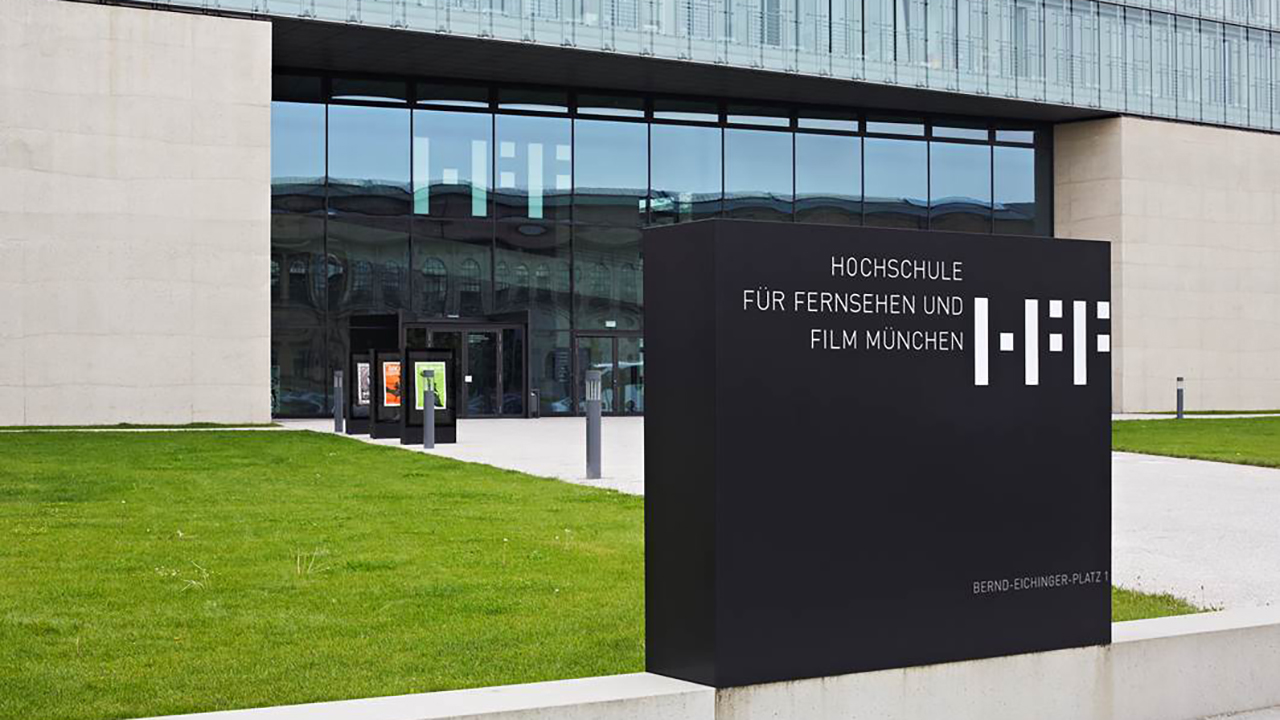 Hochschulgebäude von außen