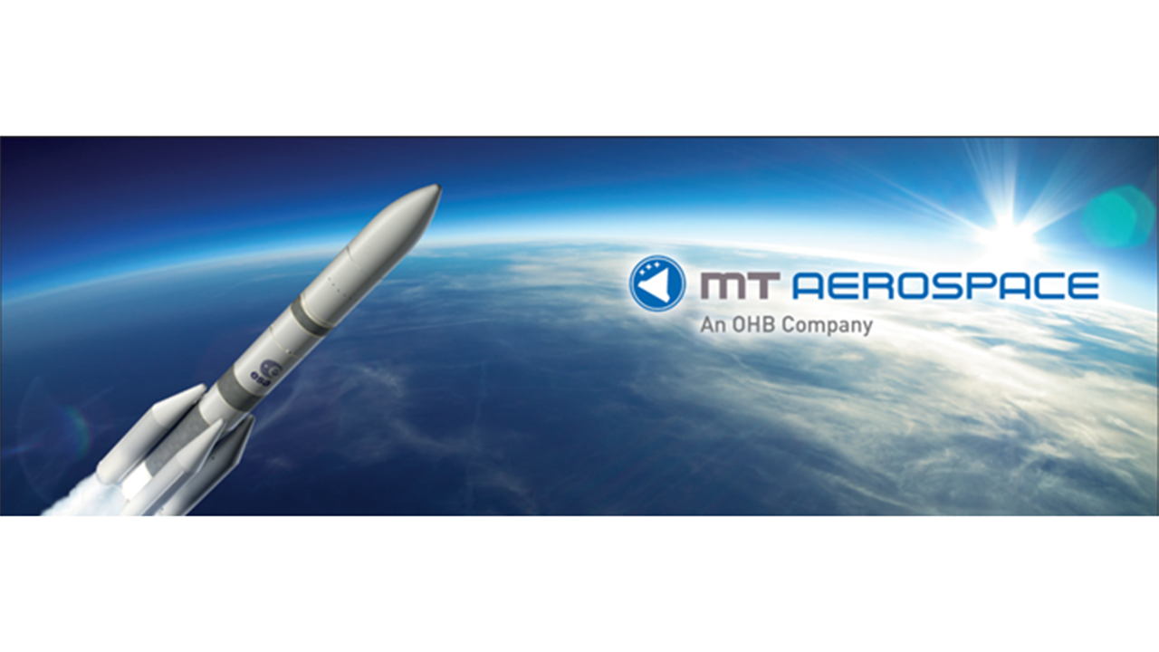 Rakete die fliegt. Im Hintergrund ist die Erde zu sehen. Darauf das MT Aerospace Logo