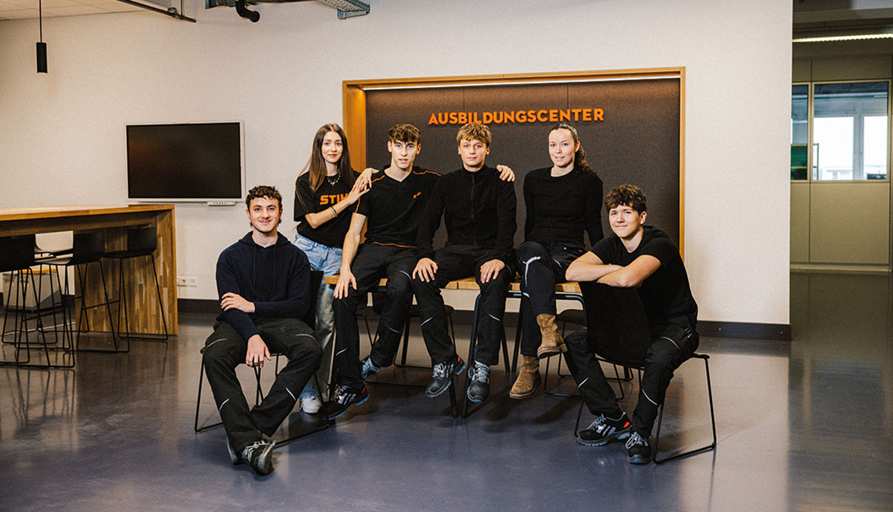 Gruppenbild im Ausbildungscenter