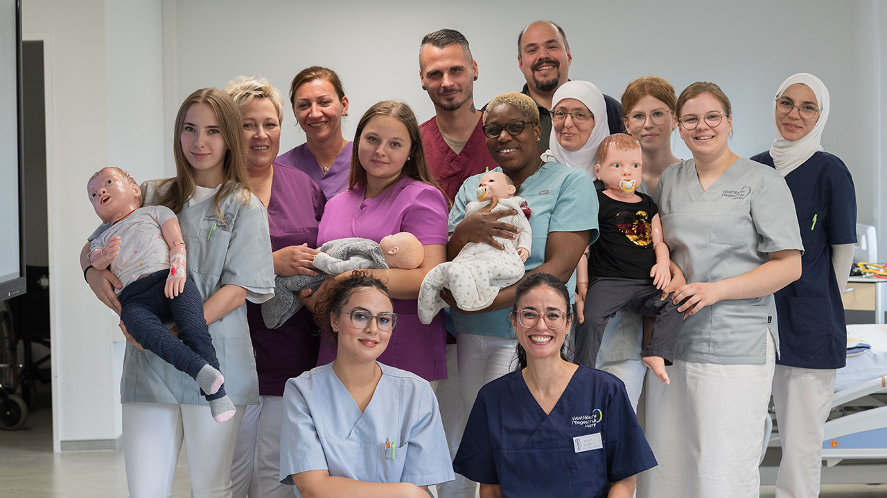 Gruppenfoto in der Pflegeschule