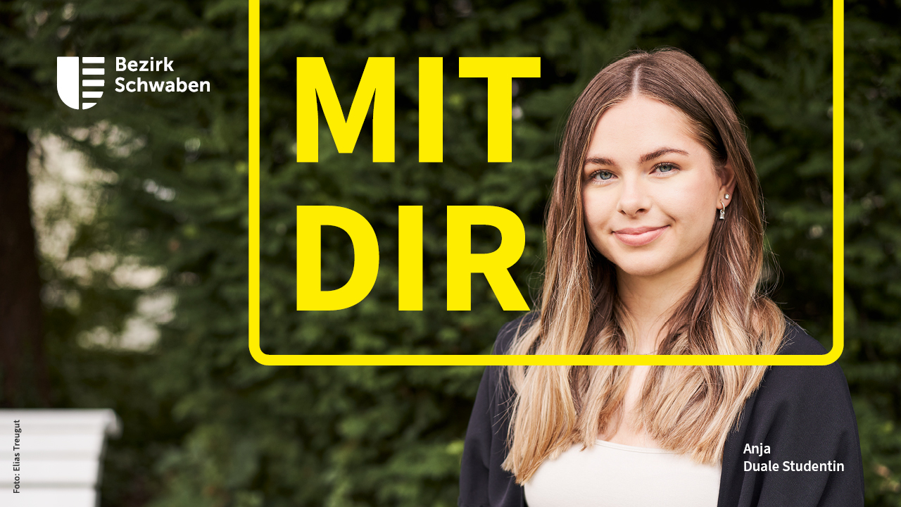 Eine Frau lächelt in die Kamera. Ein Gelber Rahmen mit dem SChriftzug "MIT DIR"