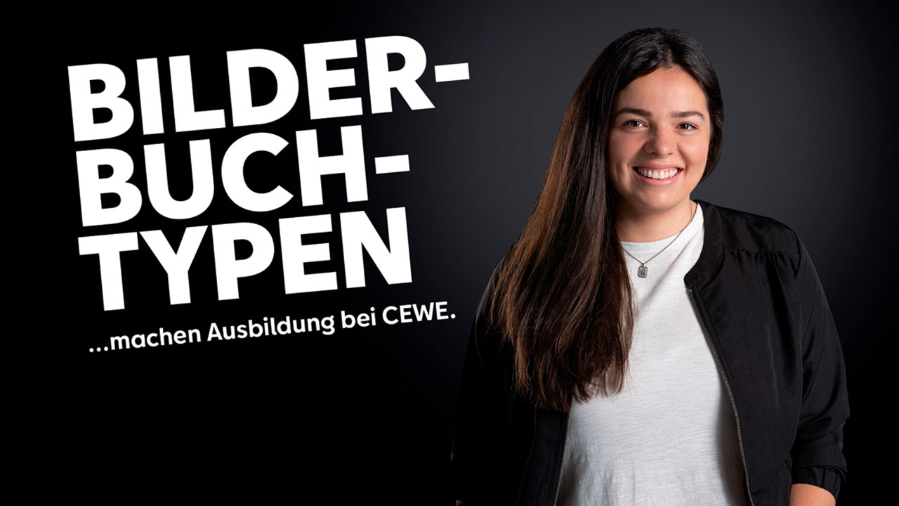 Person mit Slogan: Bilderbuchtypen machen Ausbildung bei CEWE.