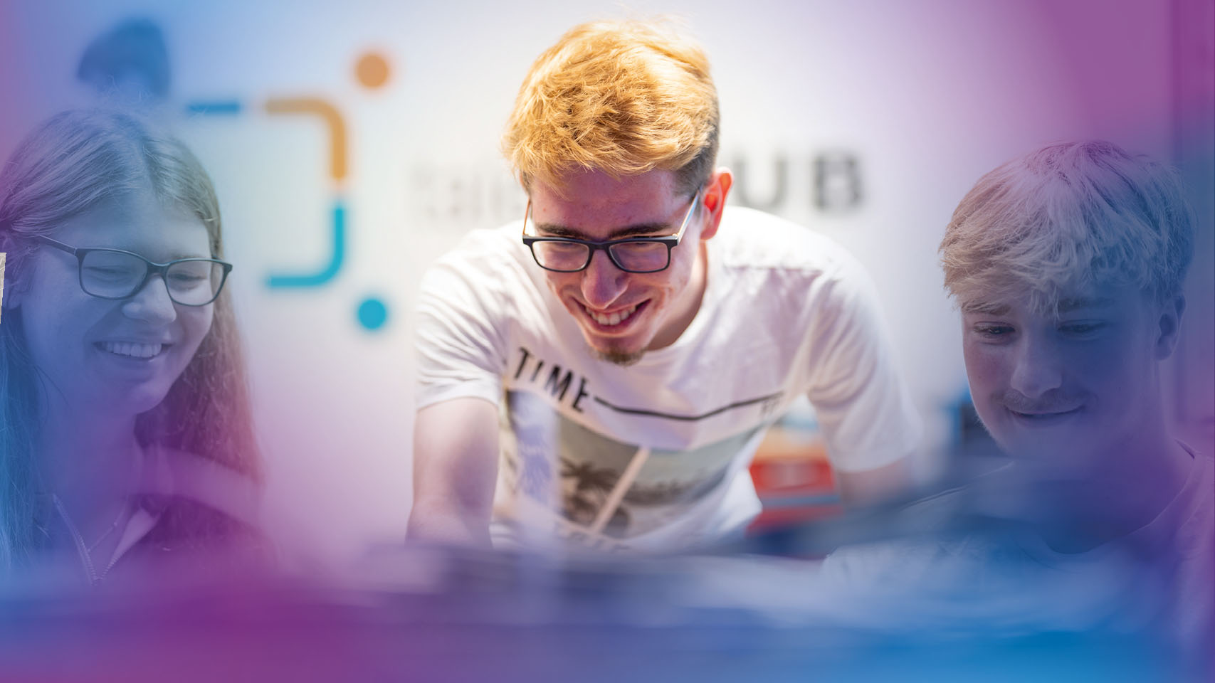 Lachende Jugendlichte