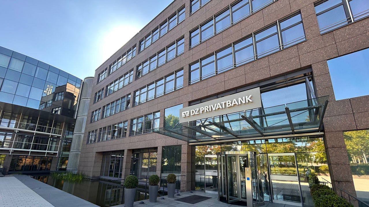 Das Bild zeigt eine Zentrale der DZ PRIVATBANK AG.