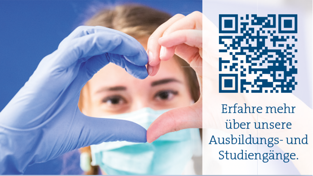 Porträt einer jungen Pflegerin mit Maske, die mit ihren Händen ein Herz formt. Im rechten Bereich führt ein QR-Code zu den Ausbildungs- und Studiengängen des Gemeinschaftsklinikum Mittelrhein.