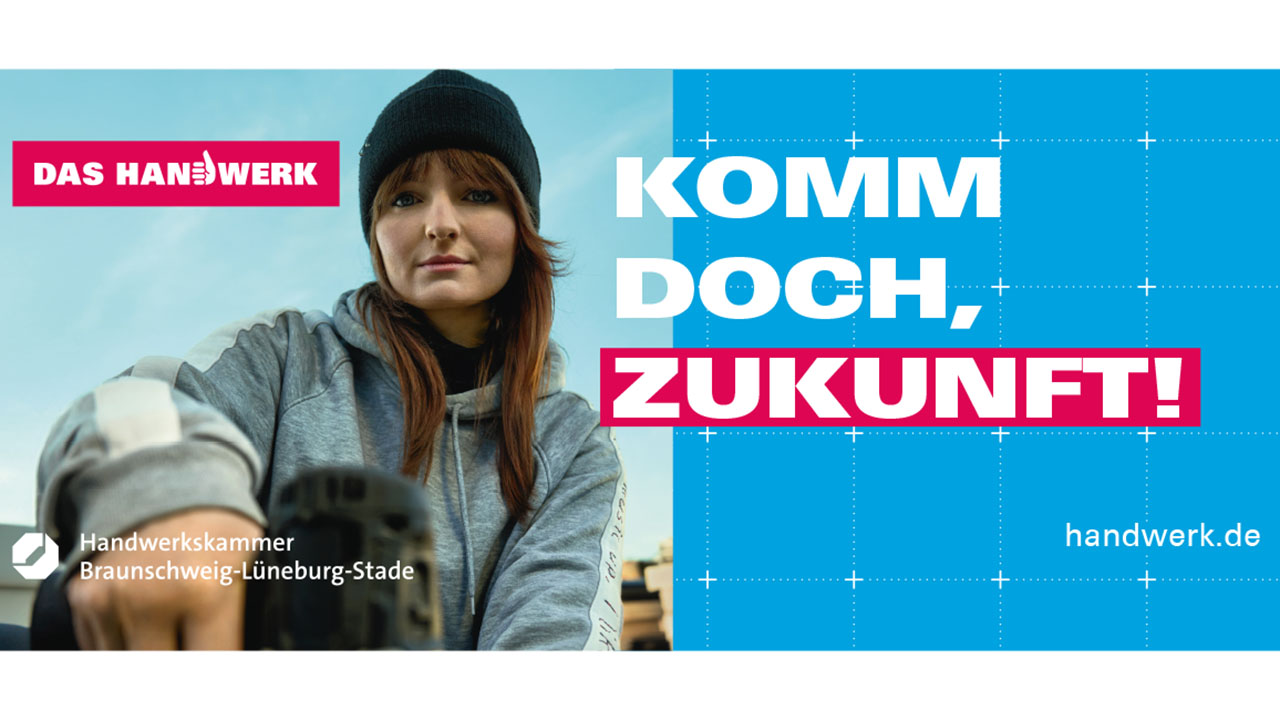 Frau mit Slogan: Komm doch, Zukunft! 