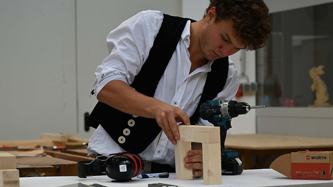 Zimmerer bei der Arbeit