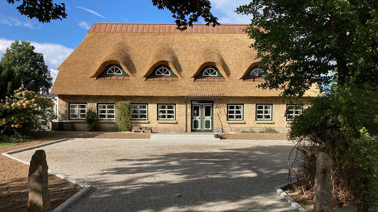 Reetdachhaus mit Einfahrt