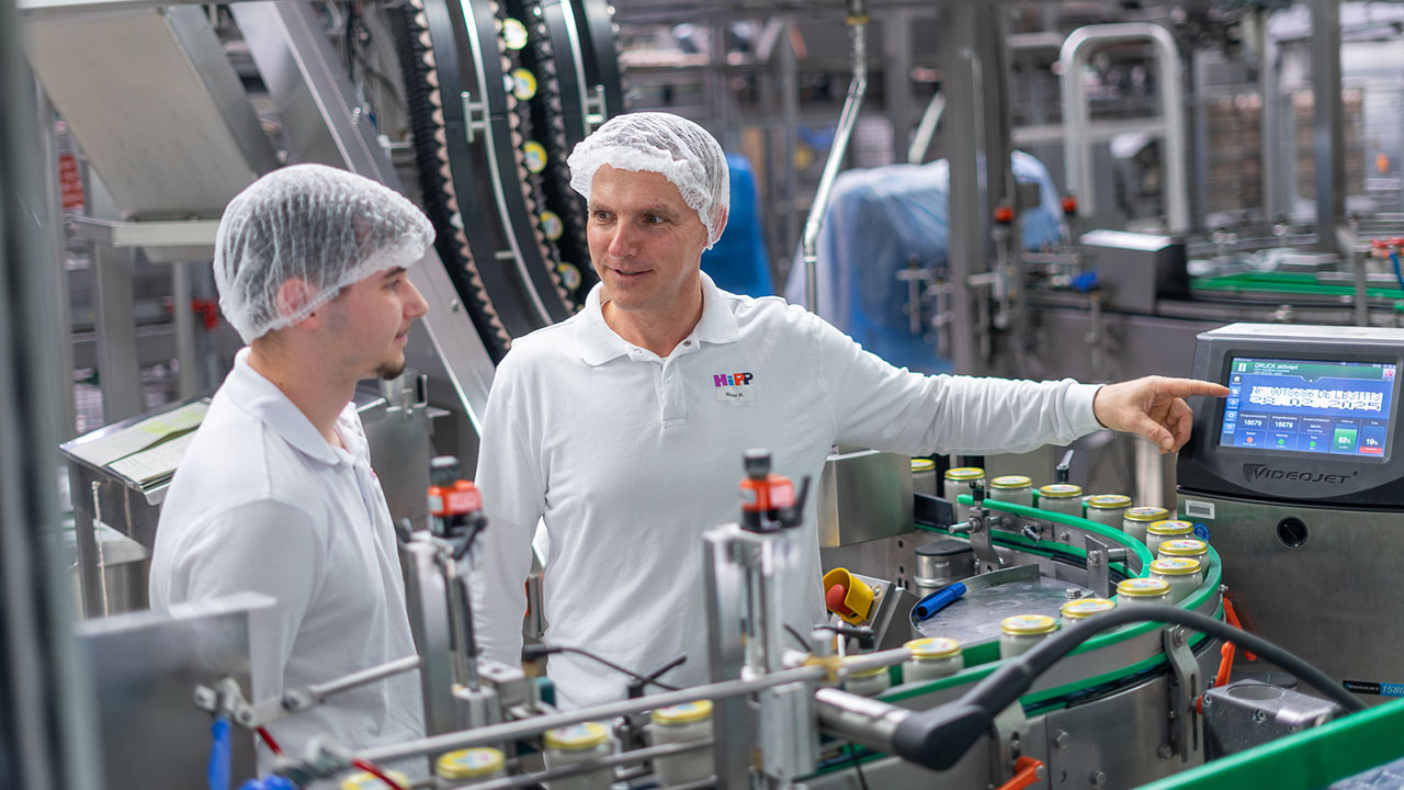 Lebensmitteltechniker bei der Arbeit