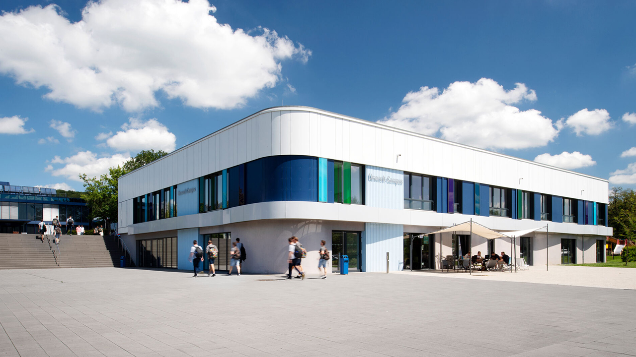 Außenaufnahme des Gebäudes der Hochschule Trier