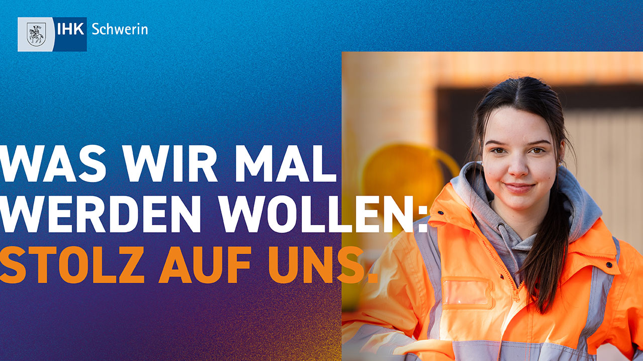 Anzeige junge Frau in Warnkleidung, daneben der Slogan: Was wir mal werden wollen: Stolz auf uns.