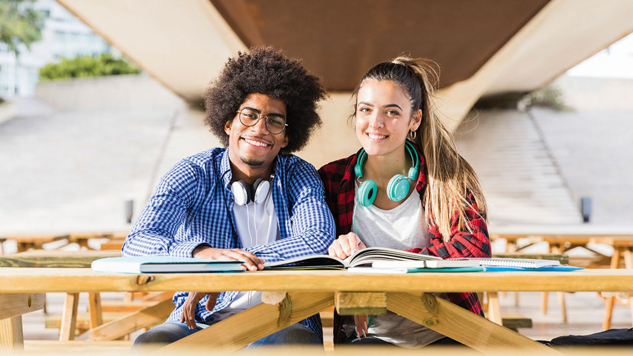 Studierende der ISBA – Internationale Studien- und Berufsakademie 