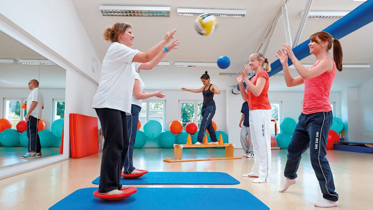 Übungen bei der Ausbildung in der Physiotherapie