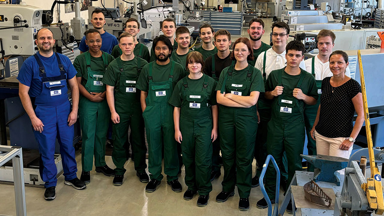 Teamfoto der Auszubildenden von Knorr-Bremse Berlin