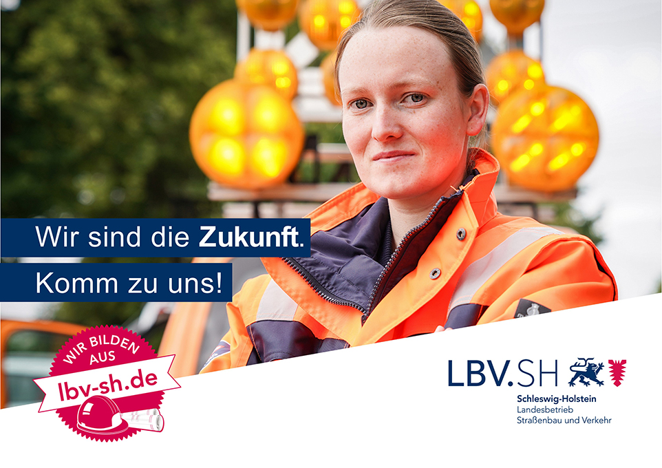 Eine Person in orangener Arbeitskleidung, links daneben der Slogan " Wir sind die Zukunkft. Komm zu uns!"