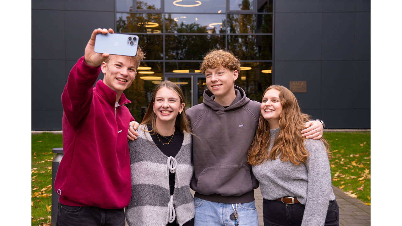 Azubis machen Selfie