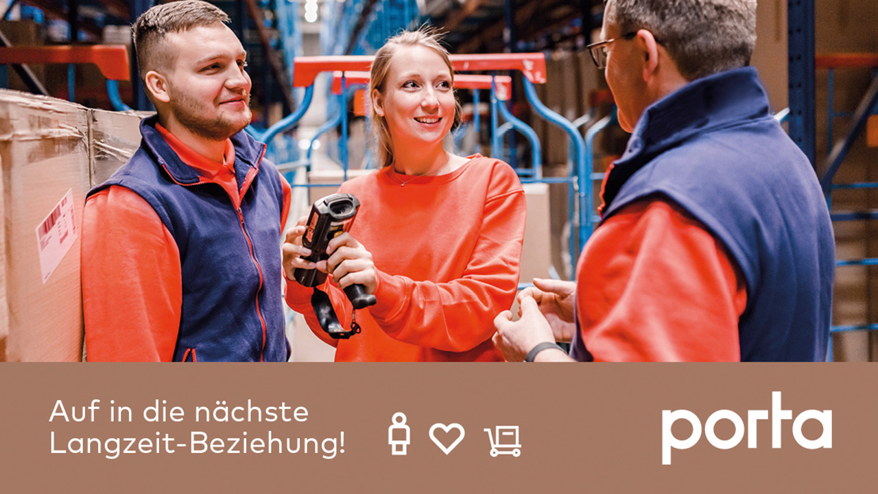 Junge Mitarbeitende im Lager "Auf die nächste Lagnzeit-Beziehung"