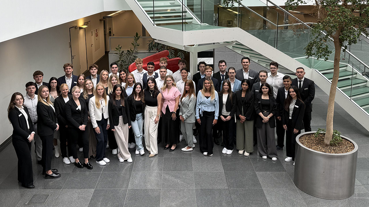 Gruppenfoto von Auszubildenden