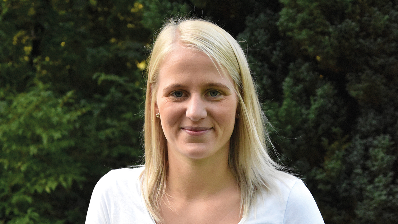 Porträt von der Mitarbeiterin Jana Menzel