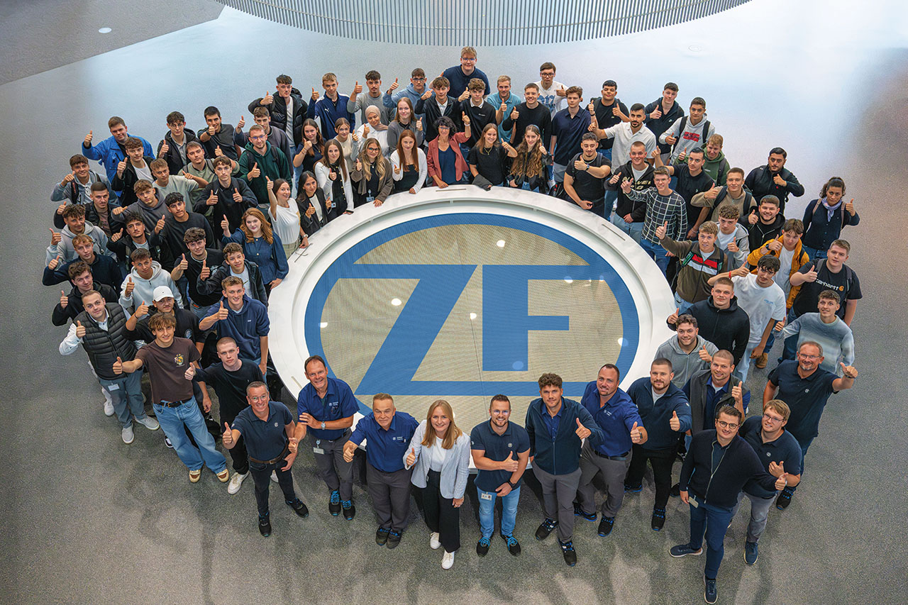 Auszubildende und Mitarbeitende der ZF Friedrichshafen AG 