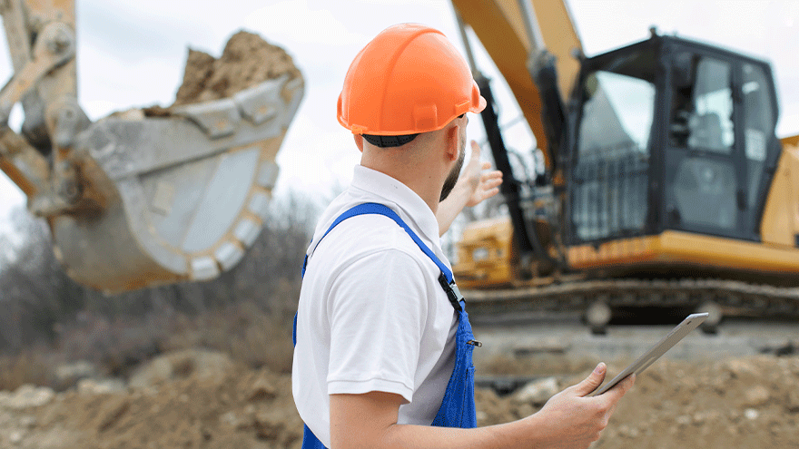 Person, die im Baugewerbe arbeitet (Symbolbild) © Freepik