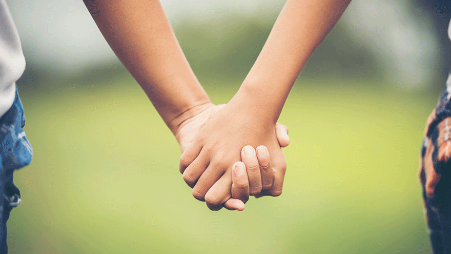 Hand in Hand für die Demokratie (Symbolbild). Bild von jcomp auf Freepik.